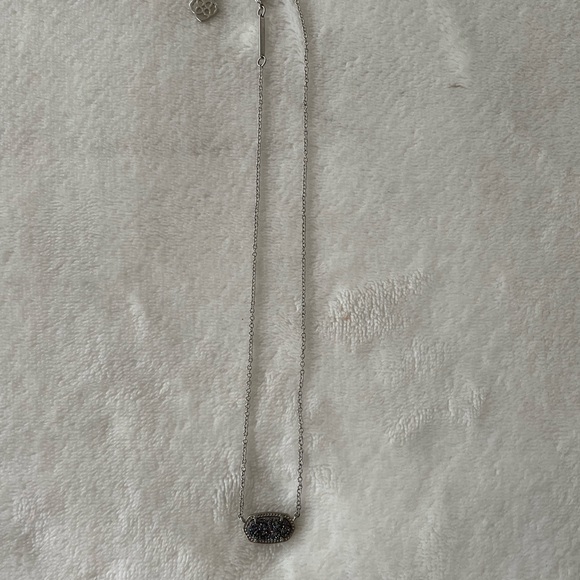 KENDRA SCOTT NECKLACE! - Picture 4 of 4